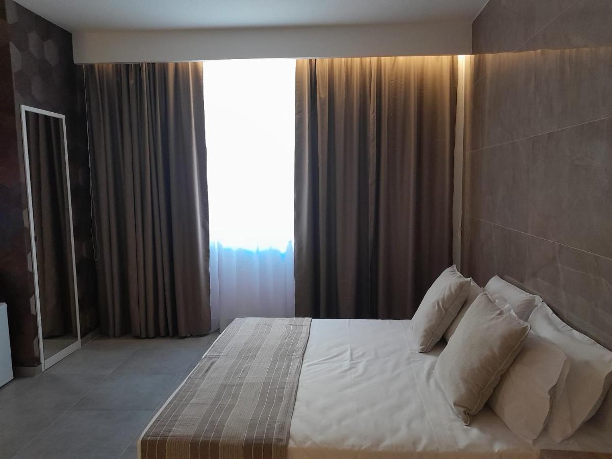 Baaria House Hotel Барчеллона-Поццо-ді-Готто Екстер'єр фото