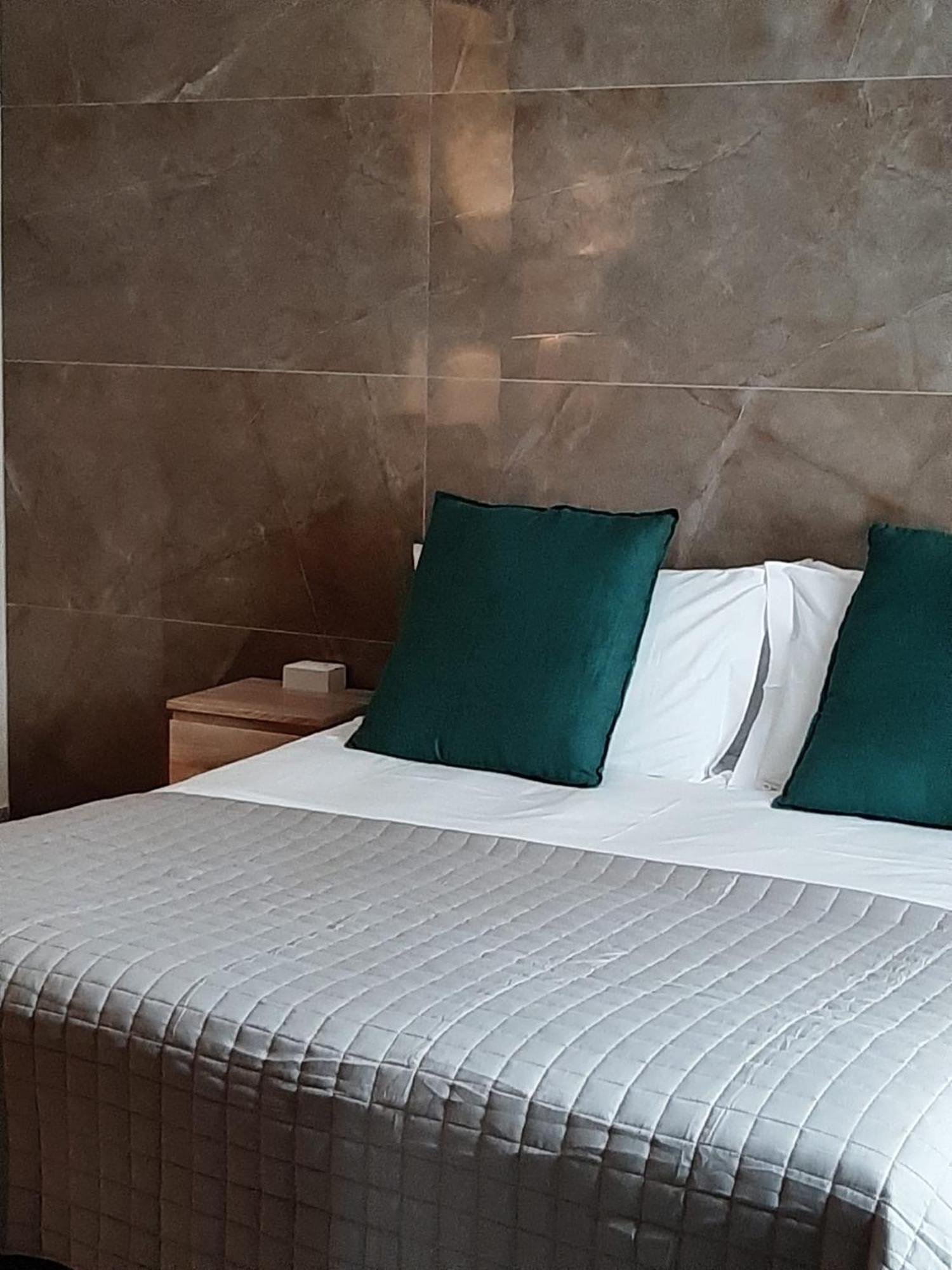 Baaria House Hotel Барчеллона-Поццо-ді-Готто Екстер'єр фото