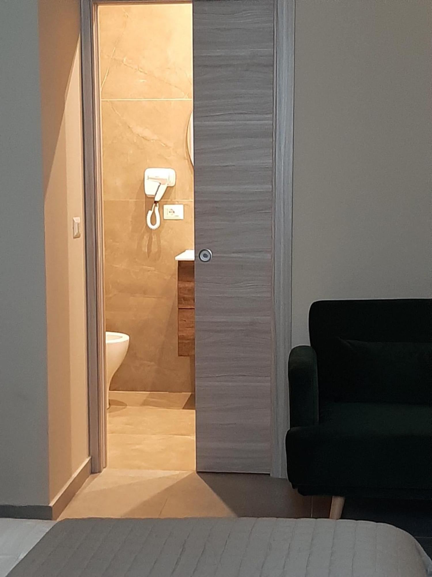 Baaria House Hotel Барчеллона-Поццо-ді-Готто Екстер'єр фото