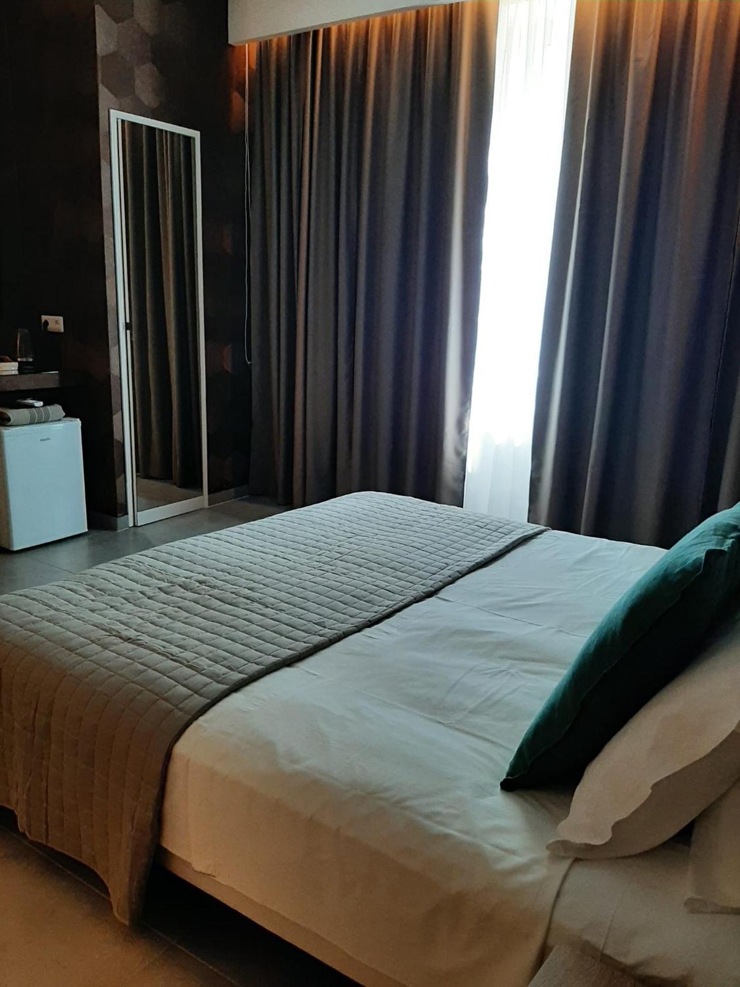 Baaria House Hotel Барчеллона-Поццо-ді-Готто Екстер'єр фото